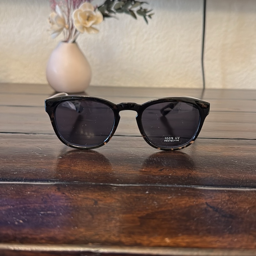 Ann Taylor Skyline sunglasses brand new - Picture 2 of 16